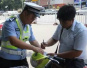 深圳男子骑电单车上路被罚2000块，不交钱后果很严重……