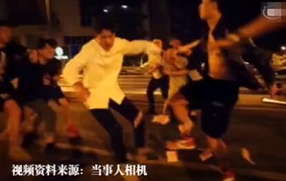 网红拍摄斗殴被抓 自拍需谨慎莫触底线